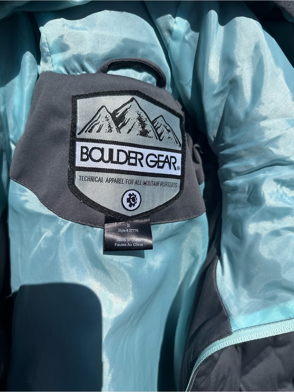 Boulder Gear Puffer Jacket with Hood - Picture 5 of 5